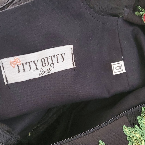 Itty-bitty Toes Leilani Dress - Picture 5 of 5